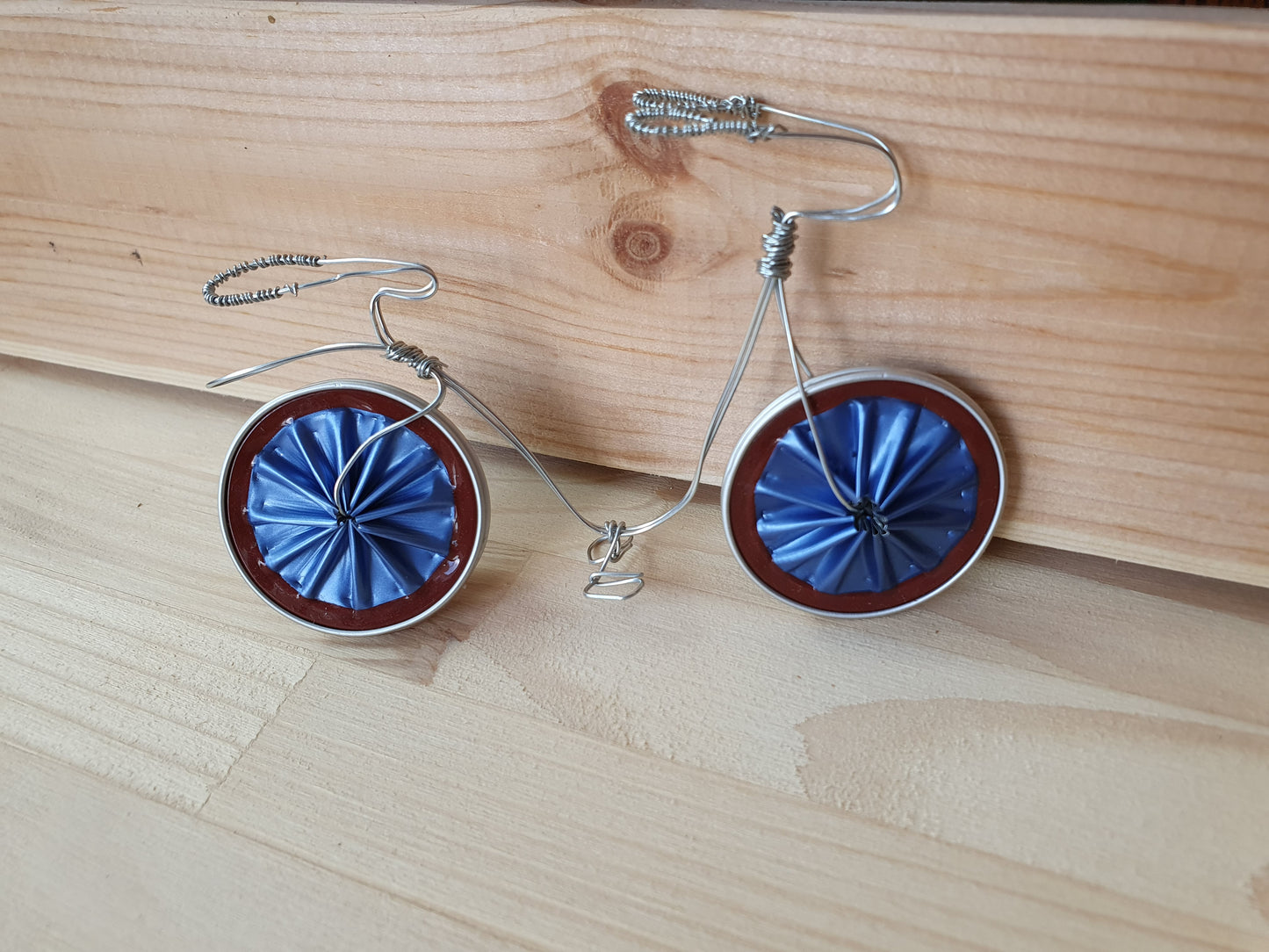 *** Brosa Bicicleta din capsule de cafea by Pravalia Creativa