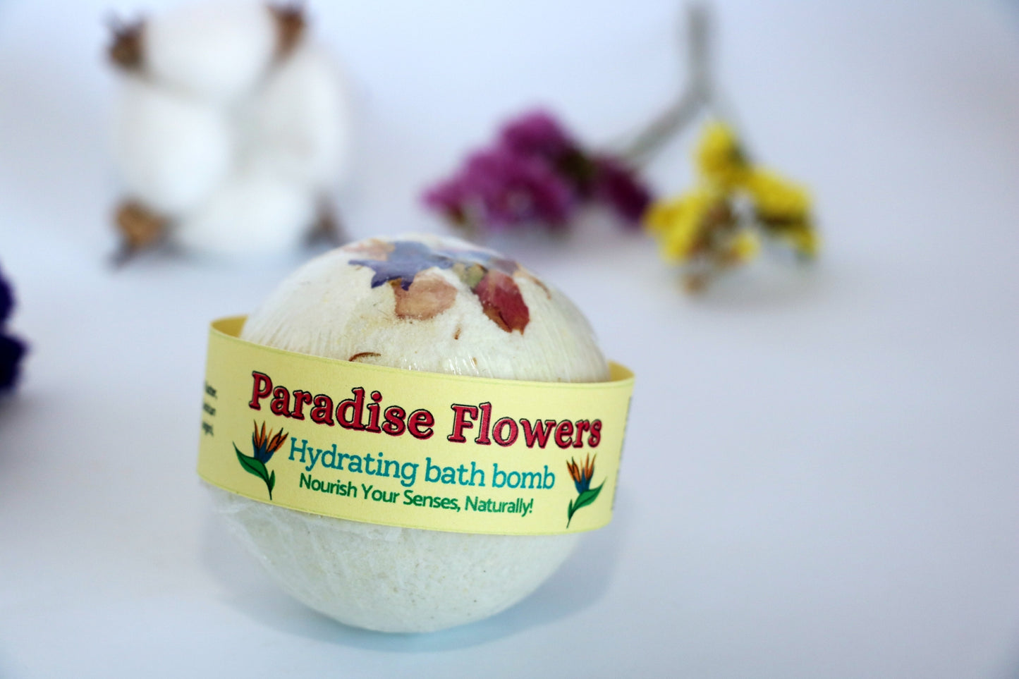 * Bila de baie efervescentă cu parfum de Tropical Paradise Flowers, spumă catifelată, 100g (± 5g)